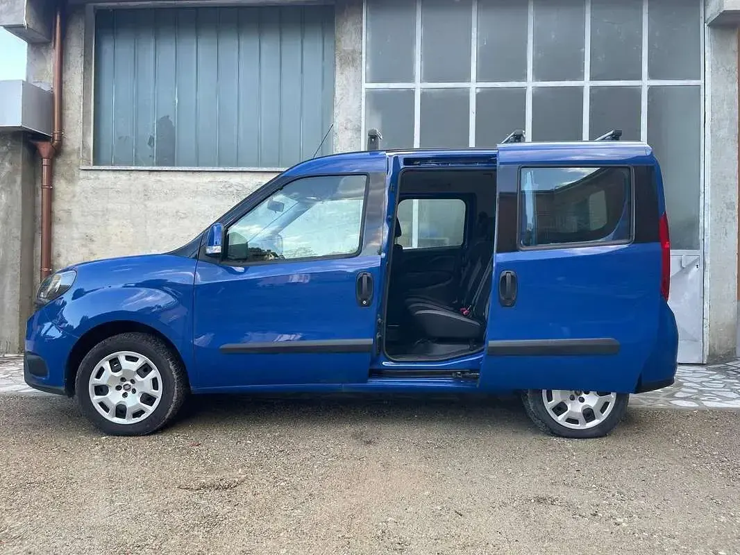 Usata Fiat Doblò 77 CV (56 kW) 2019 Blu/azzurro Monovolume