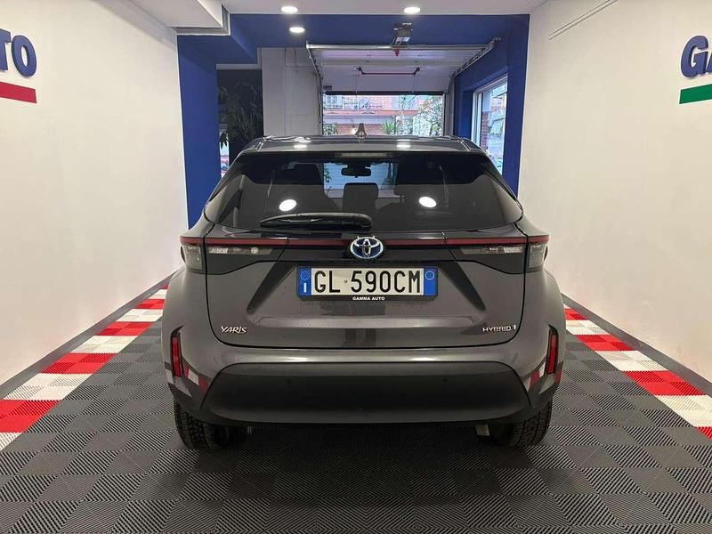 Usata Toyota Yaris Cross Trend 92 CV (67 kW) 2022 Dark gray SUV
