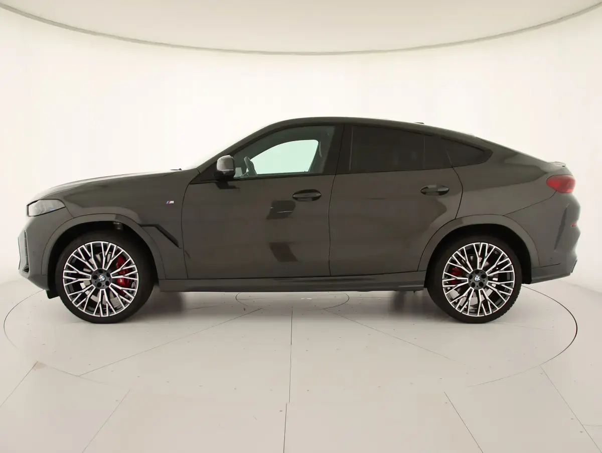 Usata BMW X6 M Sport 380 CV (279 kW) 2024 Nero metallizzato SUV