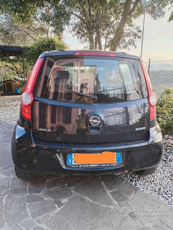 Usata Opel Agila Enjoy 68 CV (50 kW) 2009 Nero Utilitaria