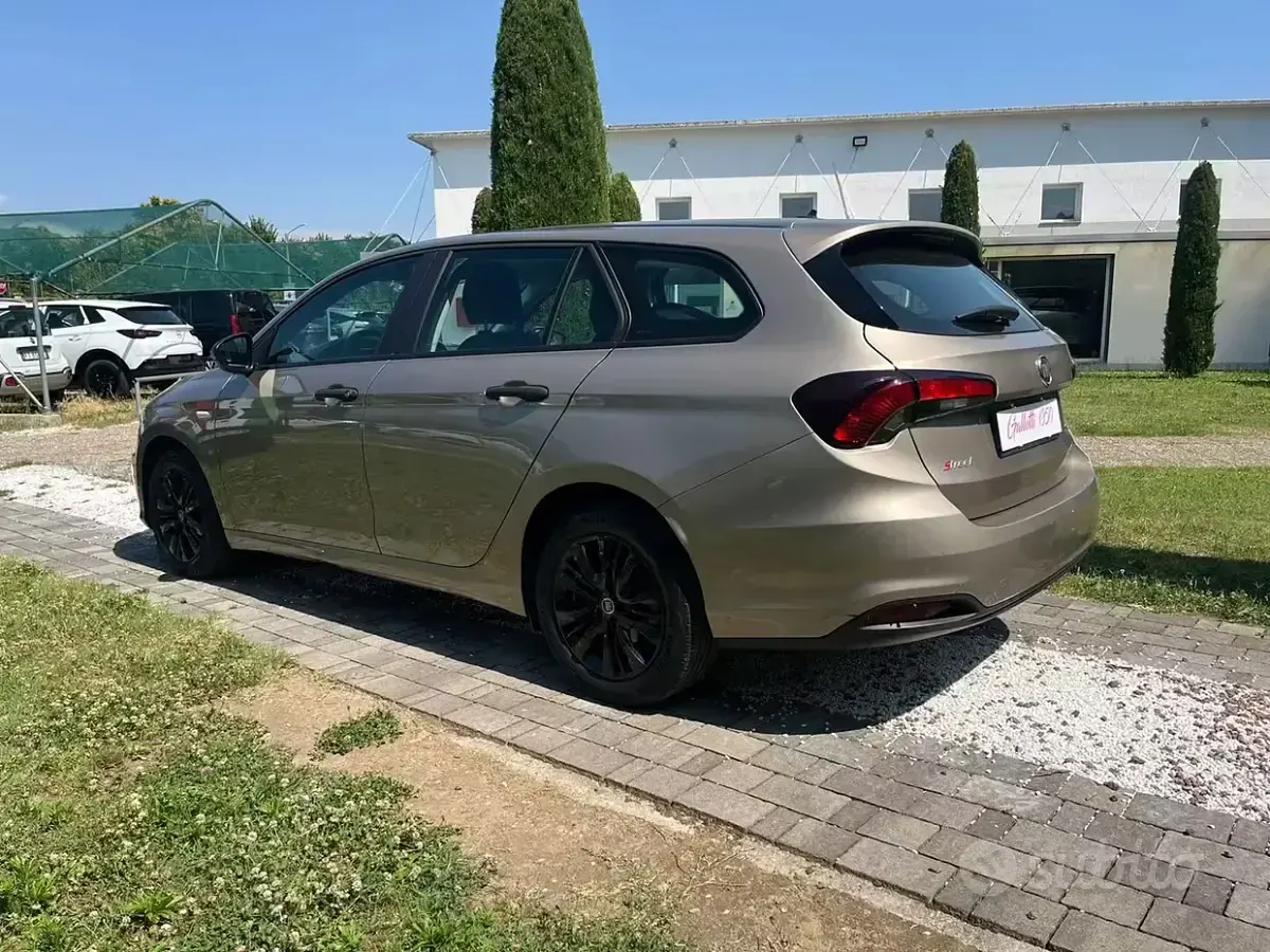 Usata Fiat Tipo Street 95 CV (69 kW) 2020 Beige Station wagon