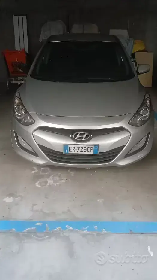 Usata Hyundai i30 128 CV (94 kW) 2013 Grigio Utilitaria