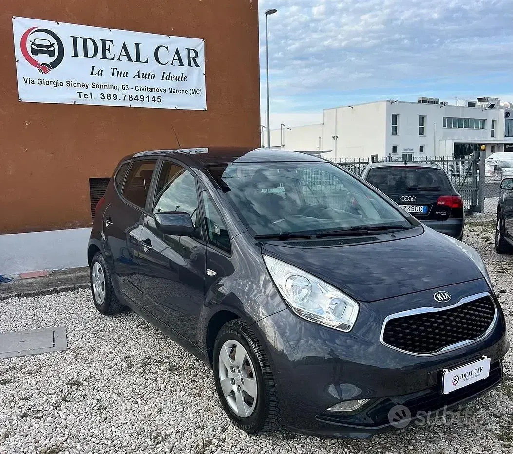 Usata Kia Venga Active 90 CV (66 kW) 2016 Blu Utilitaria