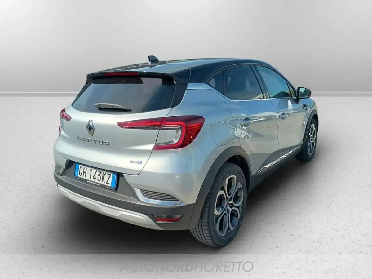 Occasion Renault Captur Techno 160 PK (117 kW) 2022 Grijs SUV