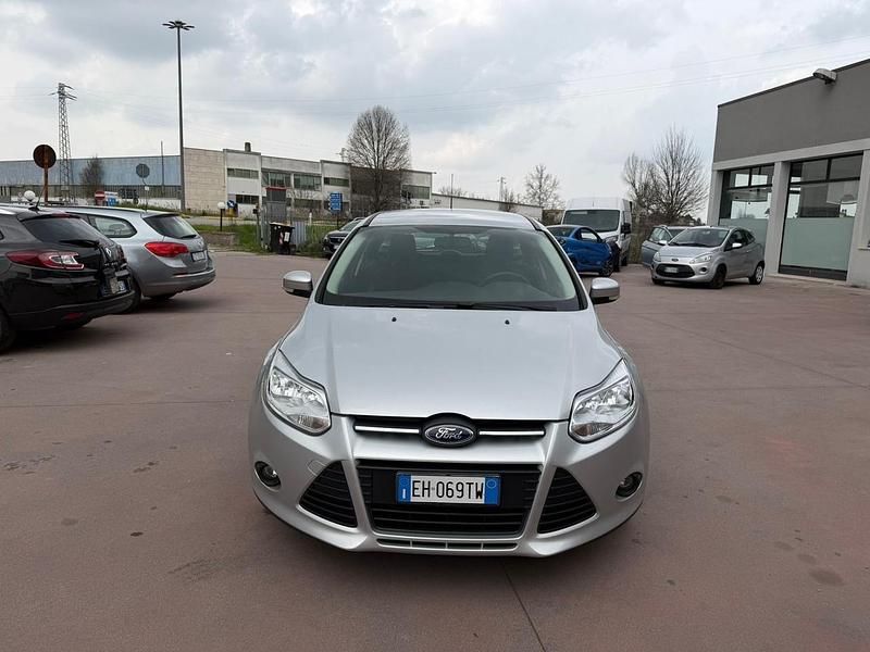 Usata Ford Focus 115 CV (84 kW) 2011 Grigio Station wagon