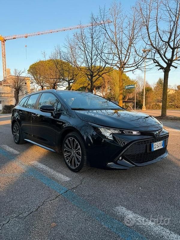 Usata 2021 Toyota Corolla Hybrid Business Edition Station wagon | 20.500 € - Immagine 1/4