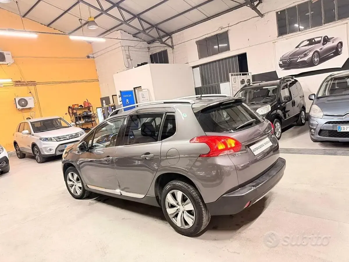 Usata Peugeot 2008 Allure 115 CV (84 kW) 2015 Grigio SUV