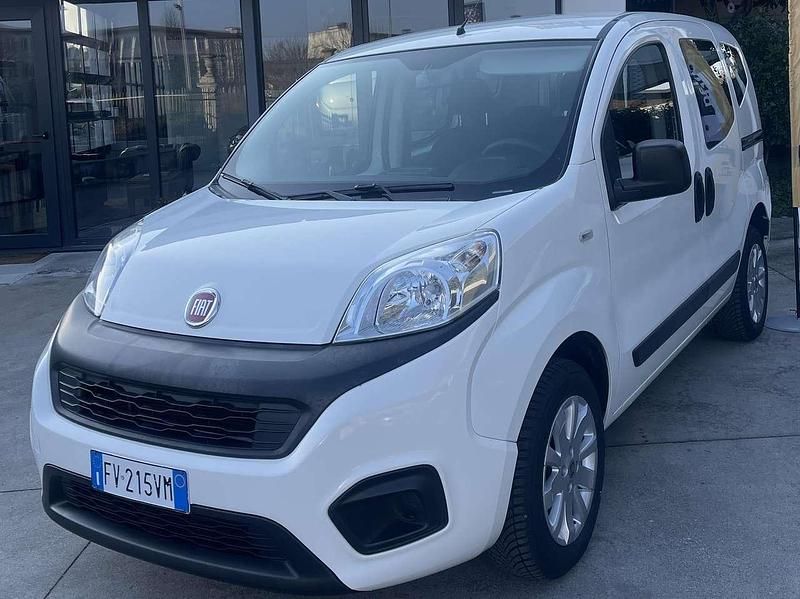 Usata Fiat Qubo Lounge 95 CV (69 kW) 2019 Bianco Monovolume