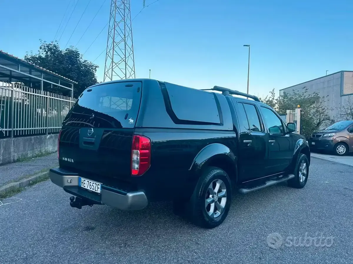 Usata Nissan Navara Platinum 190 CV (139 kW) 2015 Nero Pick-up