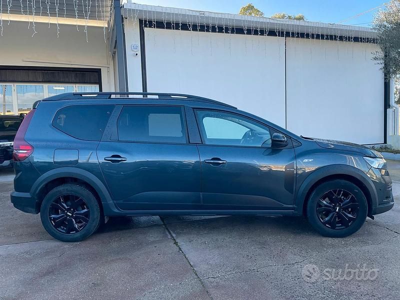 Usata Dacia Jogger Extreme 101 CV (74 kW) 2022 Grigio Monovolume