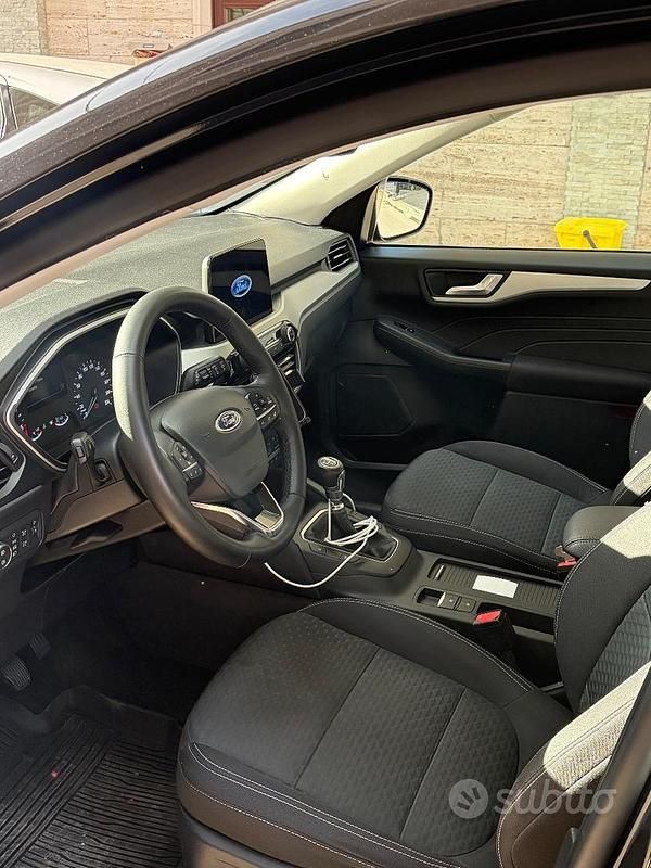 Usata Ford Kuga 120 CV (88 kW) 2023 Nero SUV