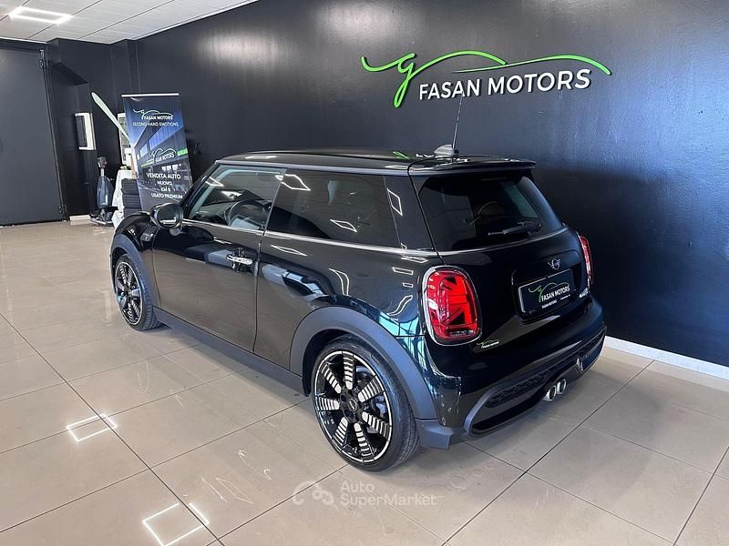 Usata Mini Cooper 178 CV (130 kW) 2022 Nero Utilitaria