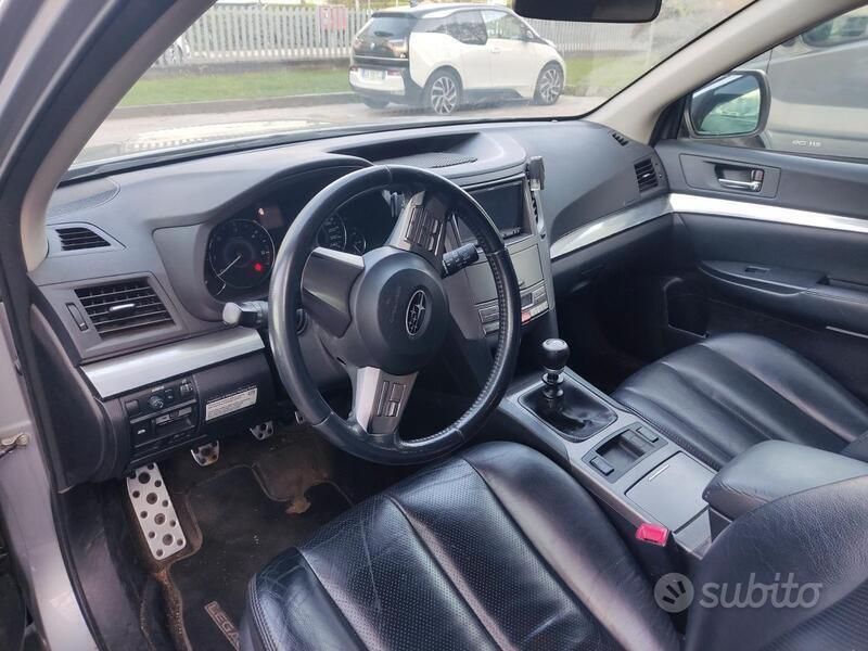 Usata 2011 Subaru Legacy Station wagon | 5700 € (Cara) - Immagine 1/4