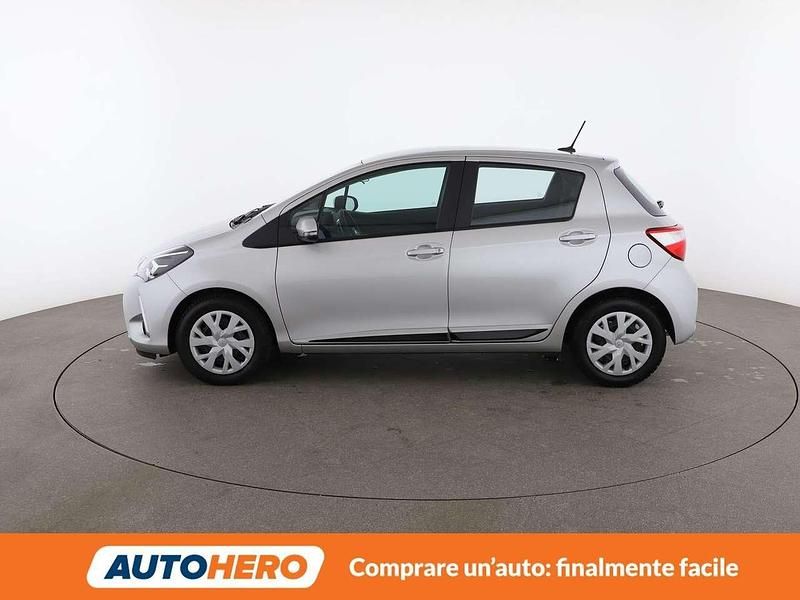 Usata Toyota Yaris Active 72 CV (52 kW) 2020 Argento Utilitaria