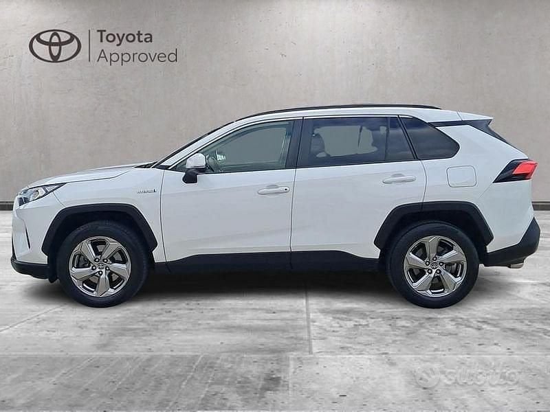 Usata Toyota RAV4 Hybrid 218 CV (160 kW) 2021 Bianco SUV