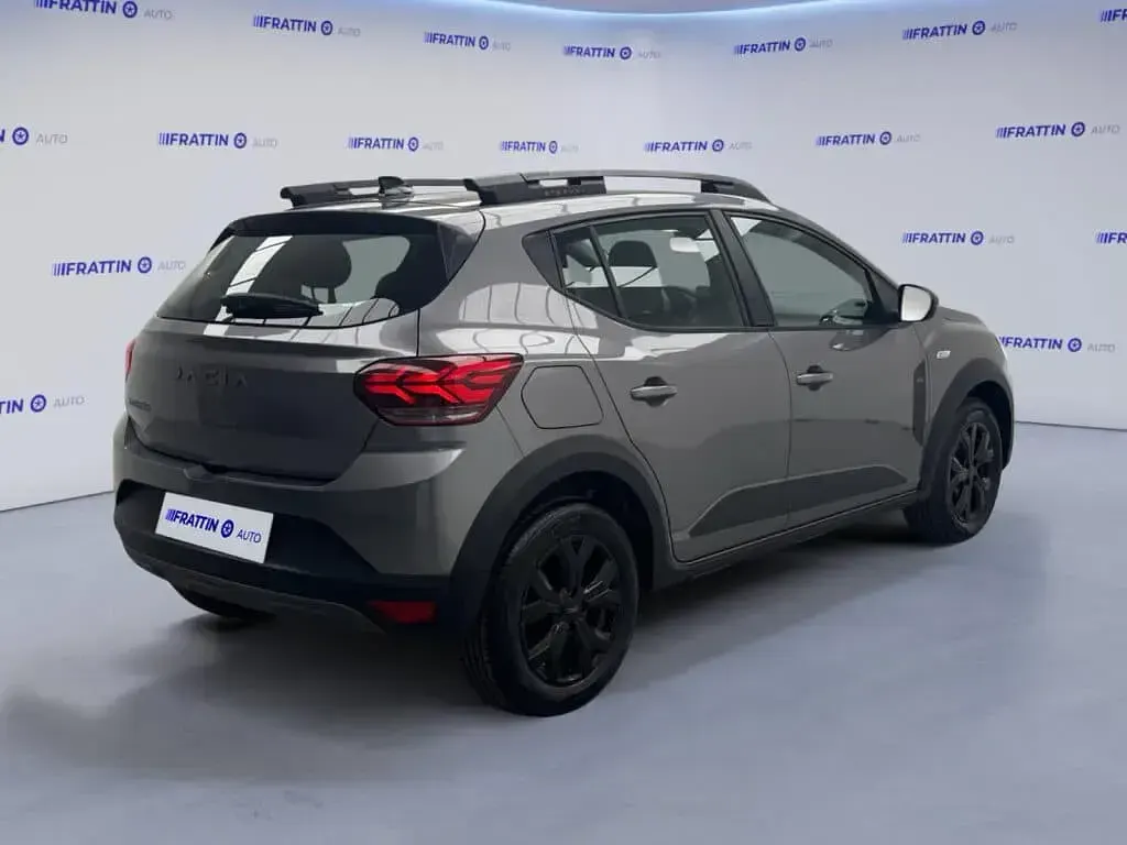 Usado Dacia Sandero Extreme 101 CV (74 kW) 2025 Blanco Utilitario