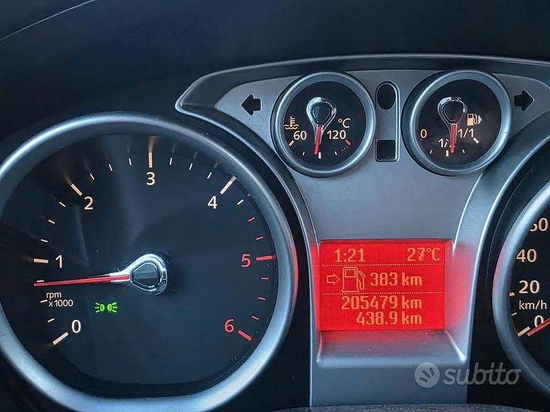 Usata Ford Focus Style 136 CV (100 kW) 2010 Nero Station wagon