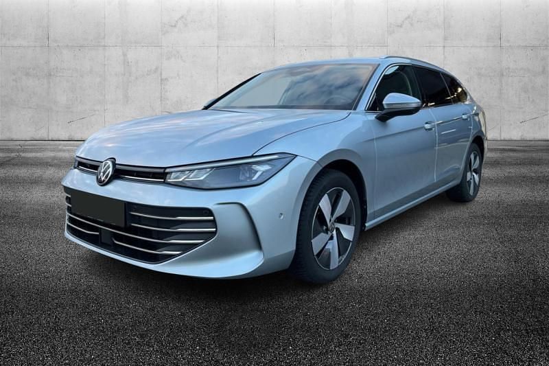 Usata VW Passat Business 150 CV (110 kW) 2024 Argento metallizzato Station wagon