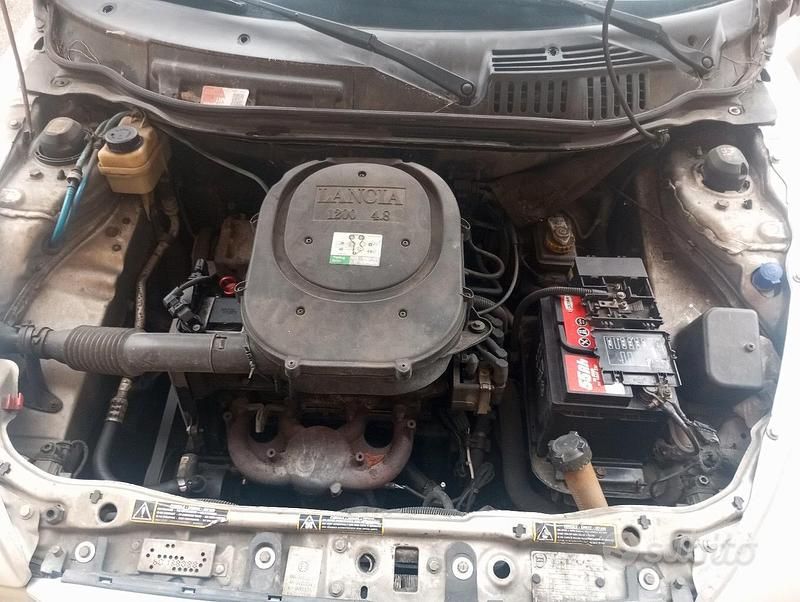 Usata Lancia Ypsilon 2001 Utilitaria
