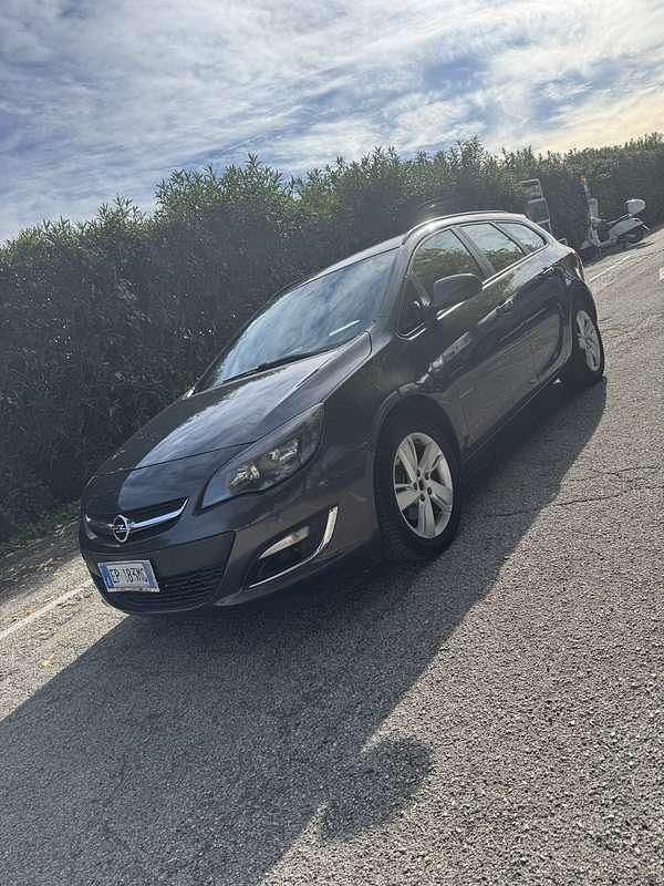 Usata Opel Astra Cosmo 165 CV (121 kW) 2013 Station wagon