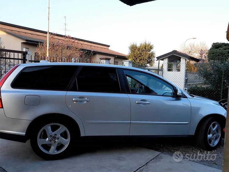Usata Volvo V50 109 CV (80 kW) 2010 Grigio Station wagon