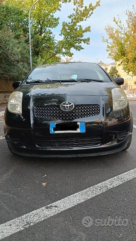 Usata Toyota Yaris Sol 87 CV (63 kW) 2006 Nero Utilitaria