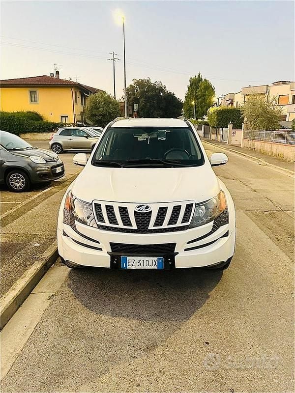 Usata Mahindra XUV500 140 CV (102 kW) 2015 Bianco SUV