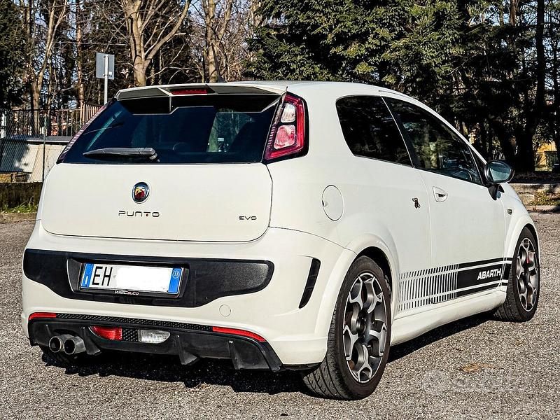 Usata Abarth Punto Evo 165 CV (121 kW) 2011 Bianco Utilitaria