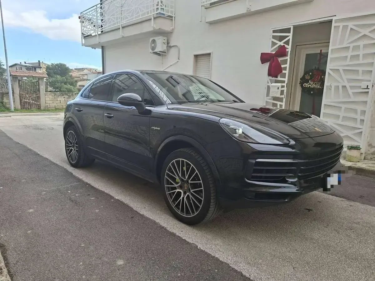 Usata Porsche Cayenne 340 CV (250 kW) 2021 Nero SUV