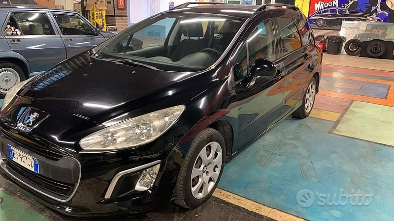 Usata Peugeot 308 SW 90 CV (66 kW) 2011 Nero Station wagon