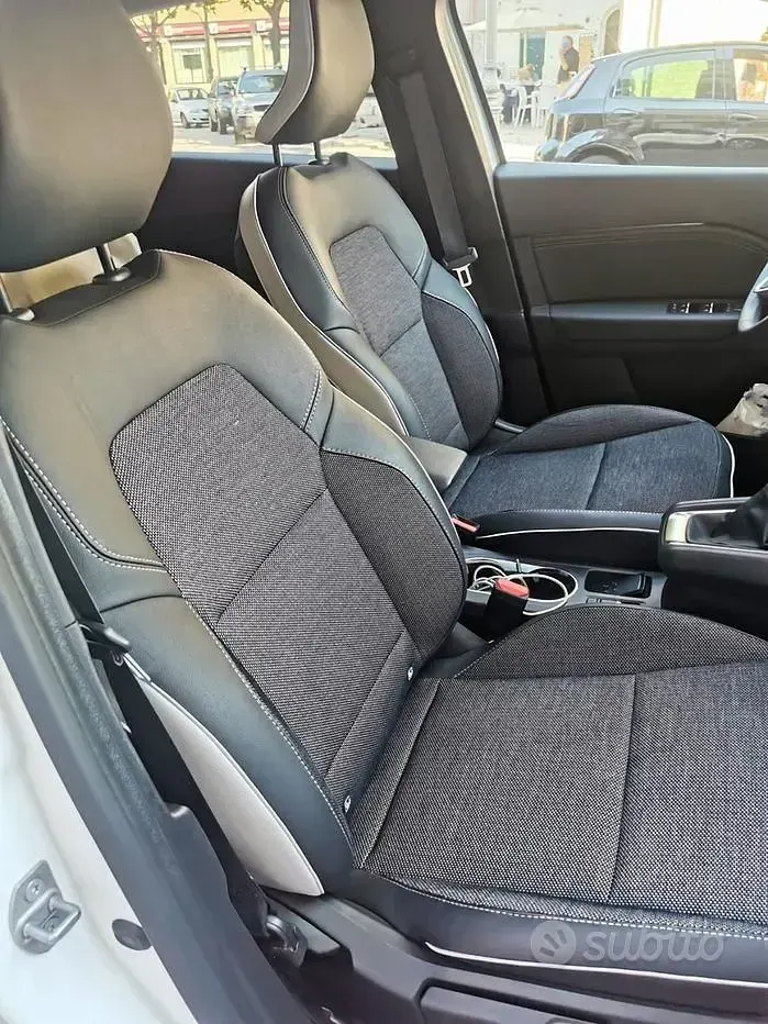 Usata Renault Captur 101 CV (74 kW) 2023 Bianco SUV