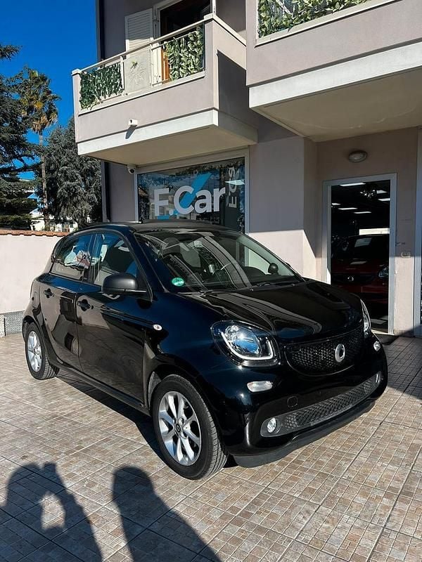 Usata Smart ForFour Passion 90 CV (66 kW) 2019 Nero Utilitaria