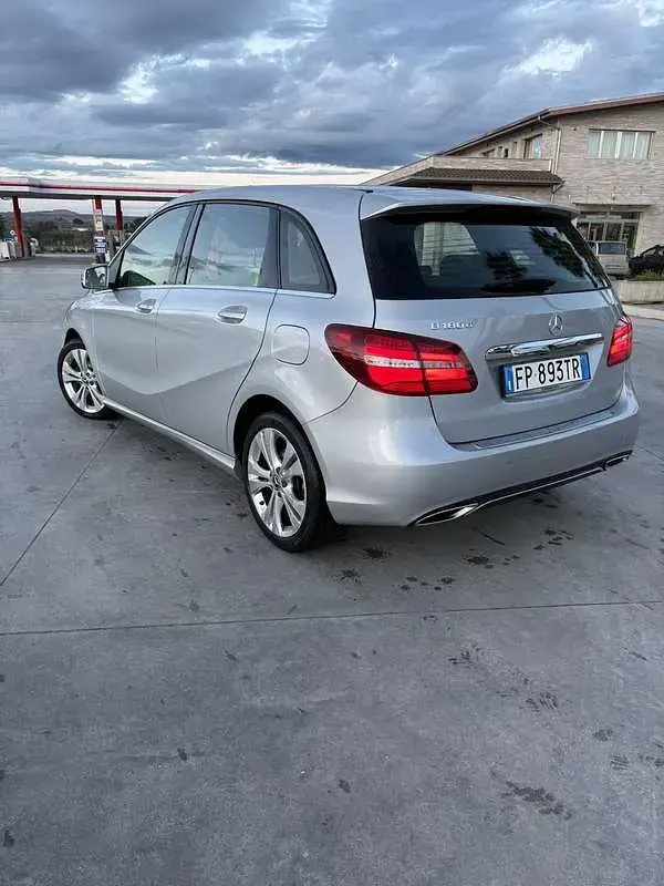 Usata Mercedes B180 109 CV (80 kW) 2018 Utilitaria