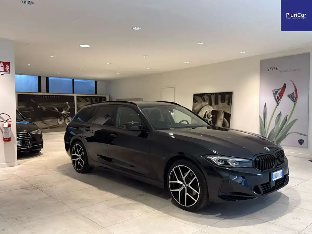 Usata BMW 320 190 CV (139 kW) 2023 Nero Station wagon
