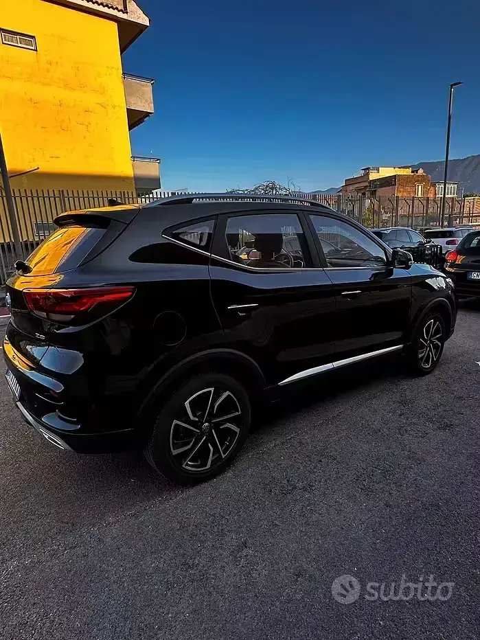 Usata MG ZS Luxury 106 CV (77 kW) 2024 Nero SUV