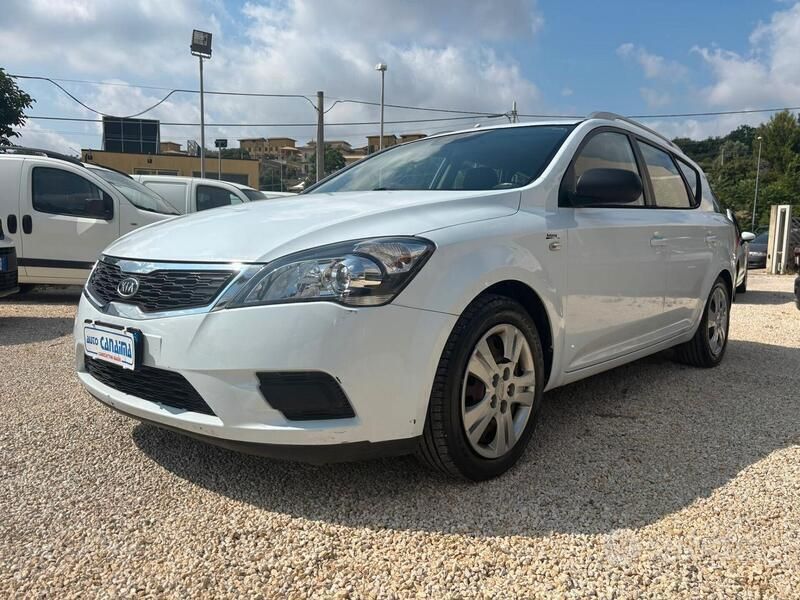 Usata Kia Ceed 109 CV (80 kW) 2009 Bianco Utilitaria
