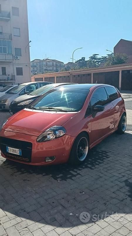 Usata Fiat Grande Punto 75 CV (55 kW) 2005 Utilitaria