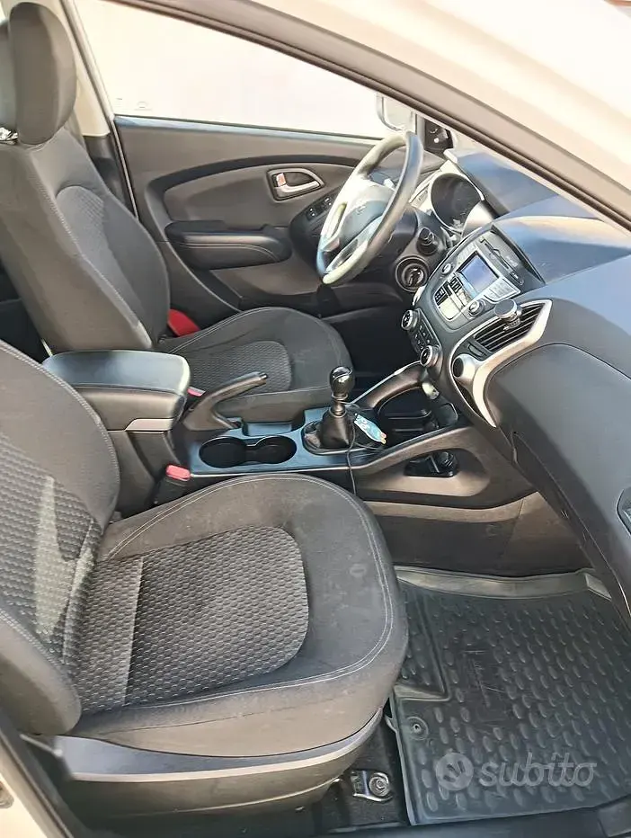 Usata Hyundai ix35 135 CV (99 kW) 2012 Bianco SUV