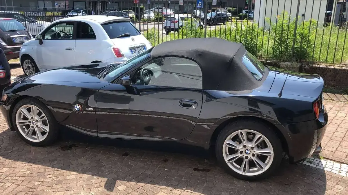 Usata BMW Z4 170 CV (125 kW) 2004 Nero metallizzato Cabrio