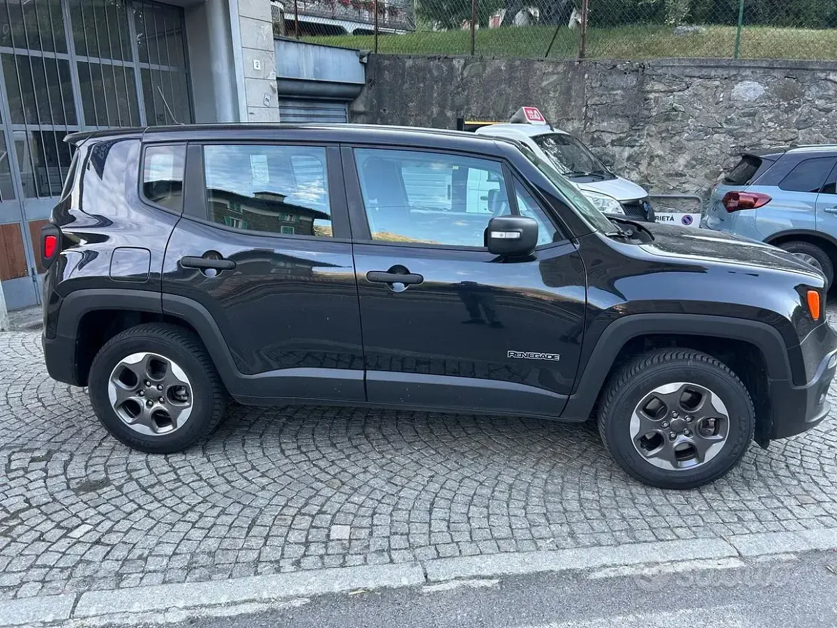 Usata Jeep Renegade Sport 120 CV (88 kW) 2017 Nero SUV