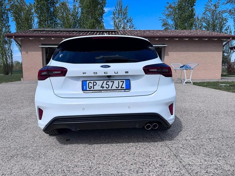 Usata Ford Focus ST 120 CV (88 kW) 2023 Bianco Berlina