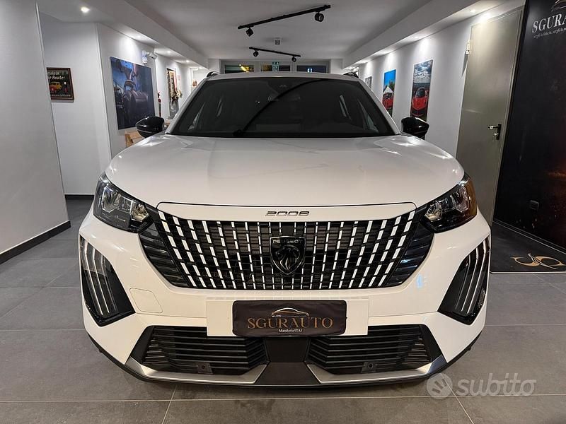 Usata Peugeot 2008 Allure 101 CV (74 kW) 2025 Bianco SUV