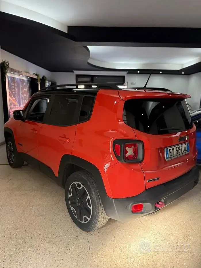 Usata Jeep Renegade Trailhawk 170 CV (125 kW) 2015 Arancione SUV