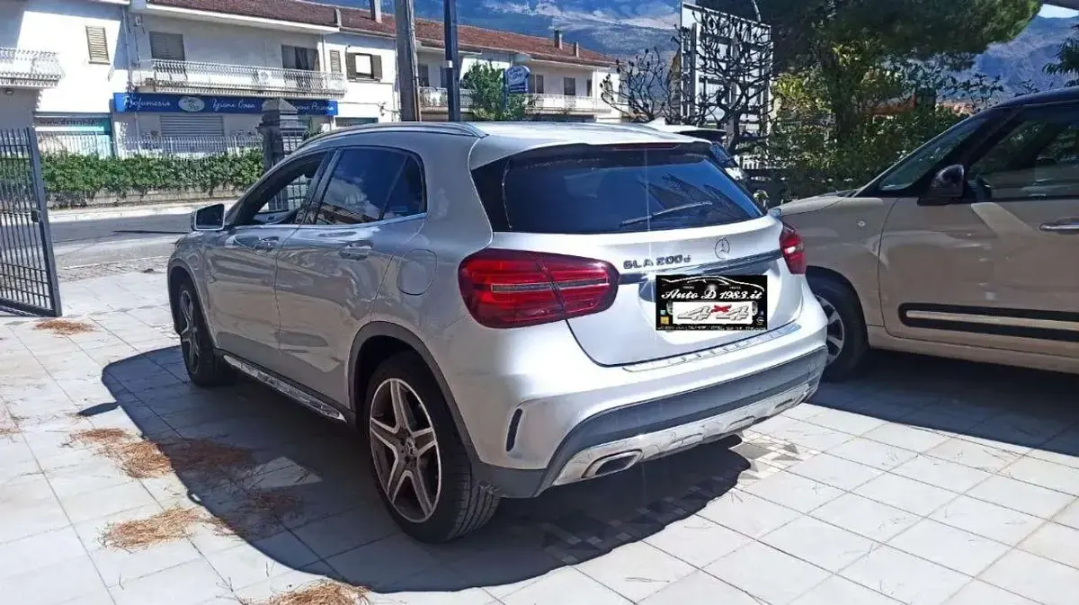 Usata Mercedes GLA200 Premium 170 CV (125 kW) 2017 Argento SUV