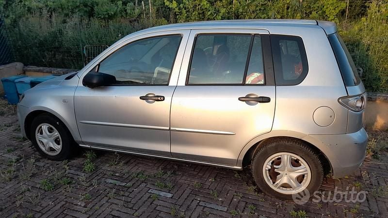 Usata Mazda 2 2007 Grigio Monovolume