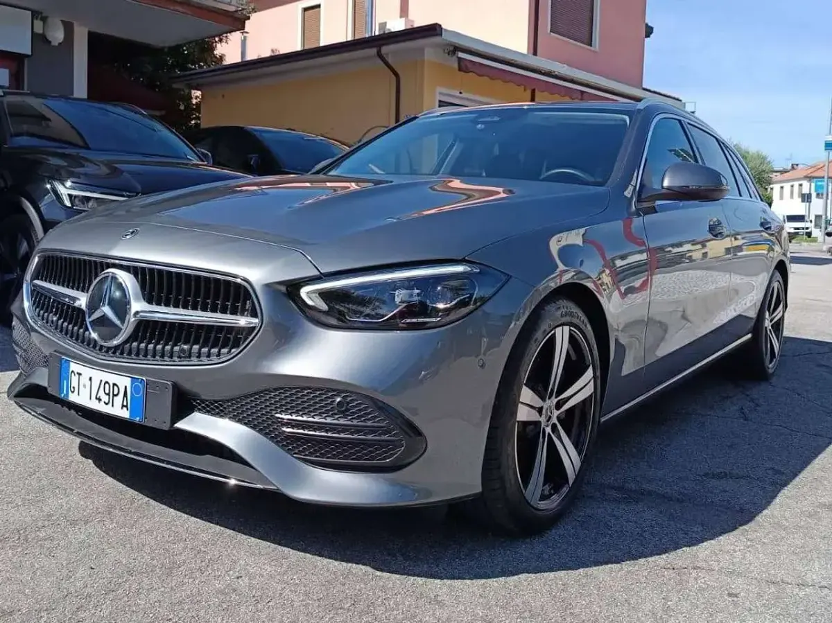 Usata Mercedes C220 Advanced 197 CV (144 kW) 2024 Argento Station wagon