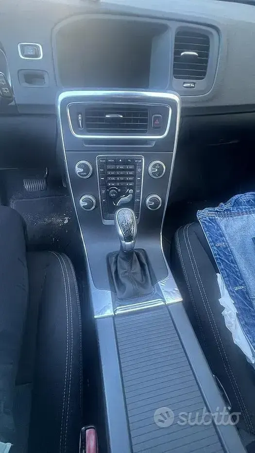 Usata Volvo V60 115 CV (84 kW) 2014 Bluazzurro Station wagon