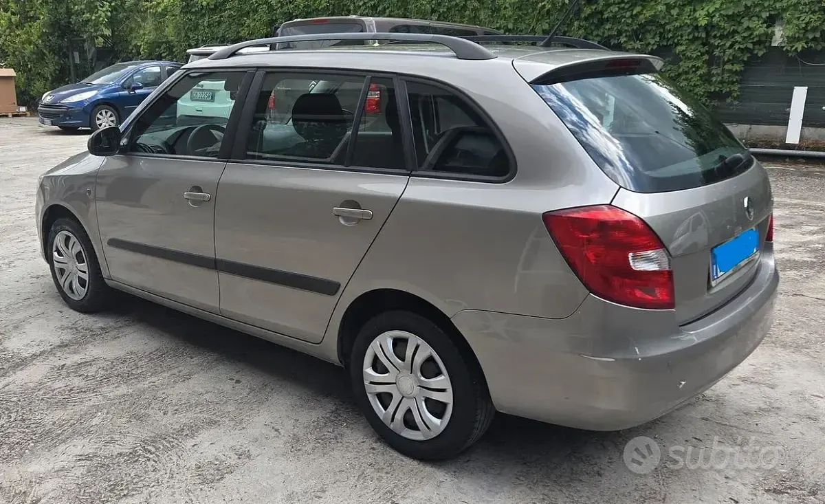 Usata Skoda Fabia 75 CV (55 kW) 2012 Grigio Station wagon
