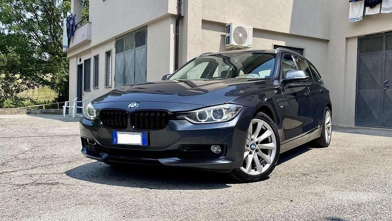Usata BMW 330 258 CV (189 kW) 2012 Grigio Station wagon