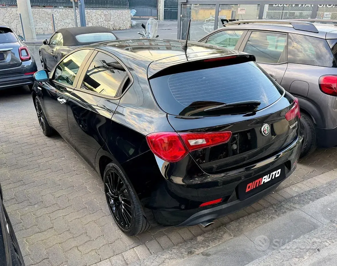Usata Alfa Romeo Giulietta Super 120 CV (88 kW) 2018 Nero Utilitaria